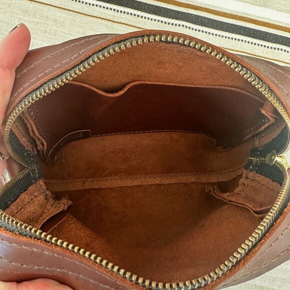 Portland Leather Camera style bag in cognac - Picture 3 of 7